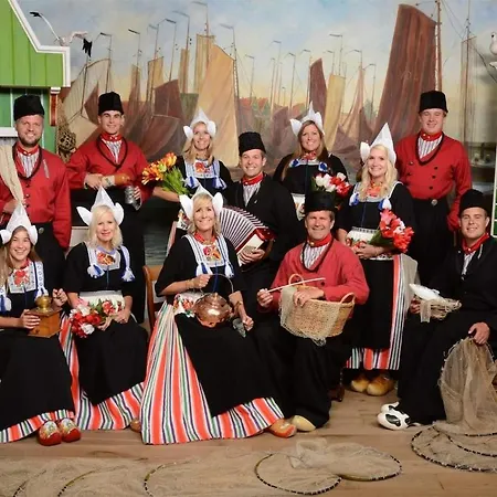 Botel Sanches View *