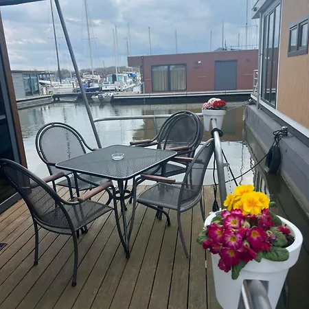 Πλωτό κατάλυμα Winter Escape At Houseboat Sanches View Monnickendam