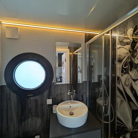 Winter Escape At Houseboat Sanches View Monnickendam